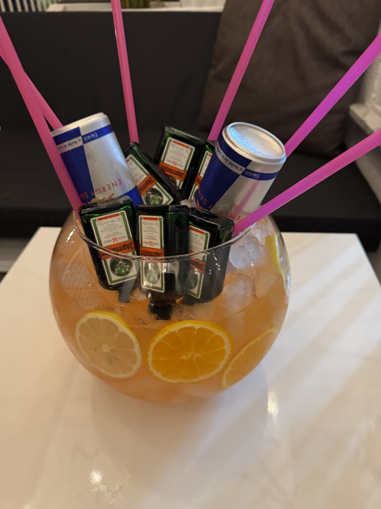 Rooftop Bull Party cocktail avantgard rooftop bar