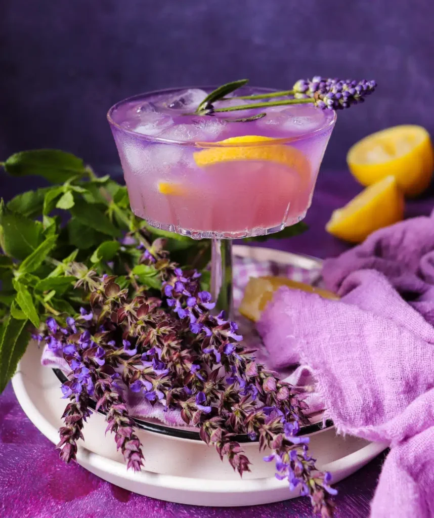 Tihanyi Lila Kert G&T avantgard rooftop bar