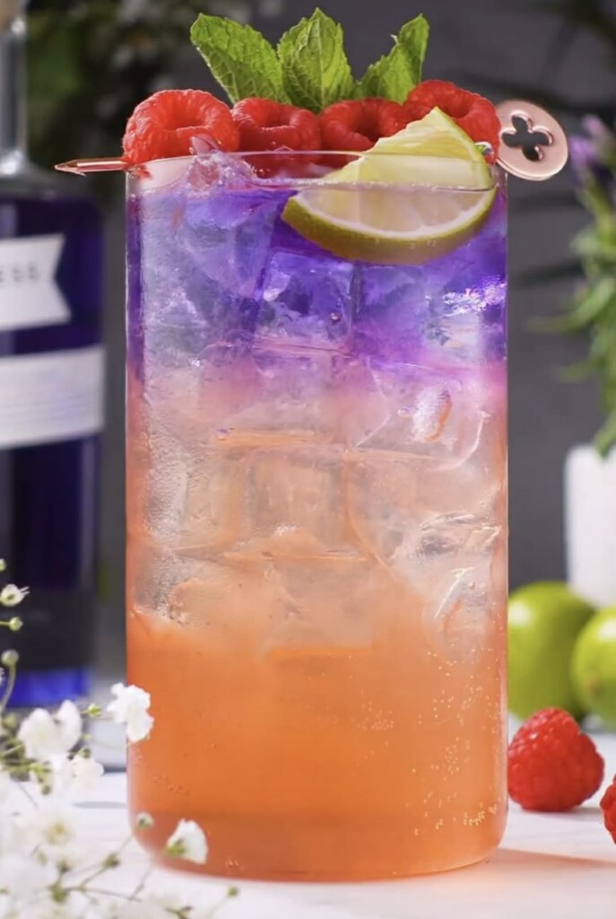 Violet Mirage avantgrad rooftop bar