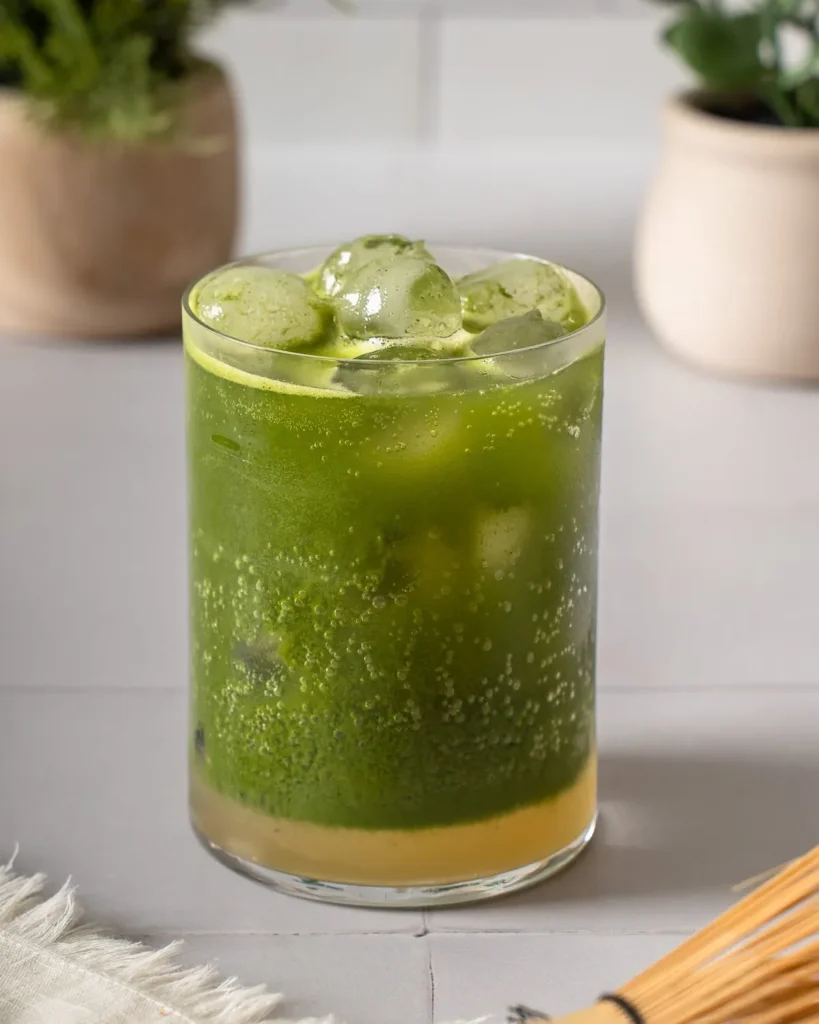 Yuzu Matcha Spritz 0.0 avantgard rooftop bar