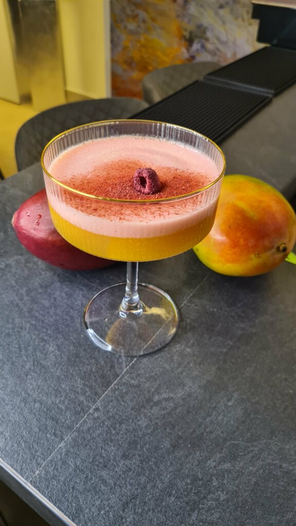Mango Berry'Chill avantgard rooftop bar