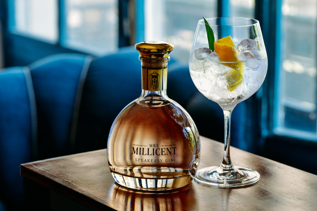 Mrs. Millicent Speakeasy Gin avantgard rooftop bar